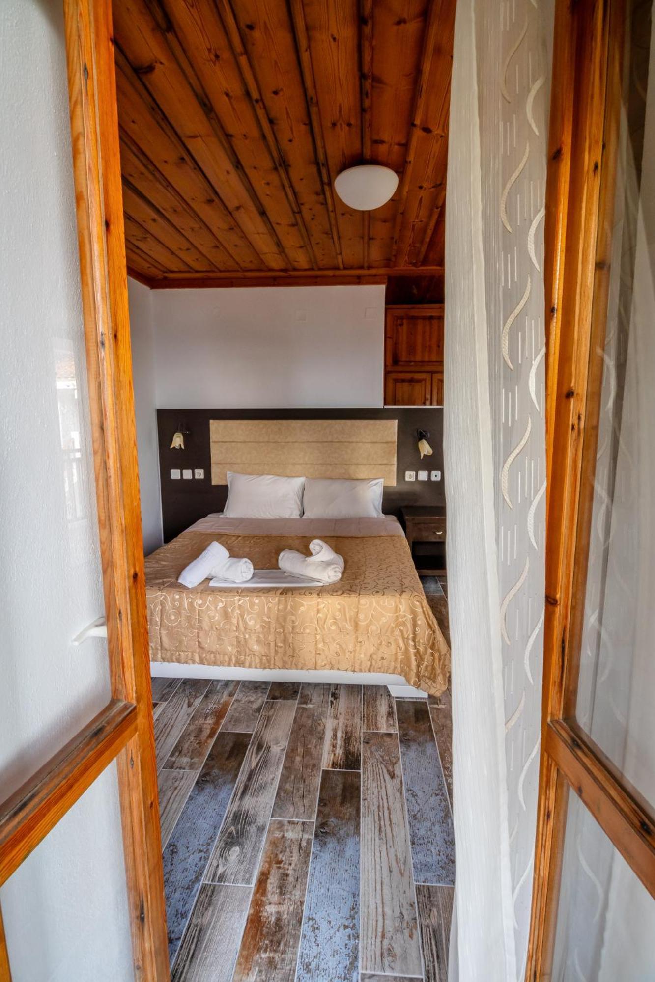 Hotel Kokkino Nero Ngoại thất bức ảnh